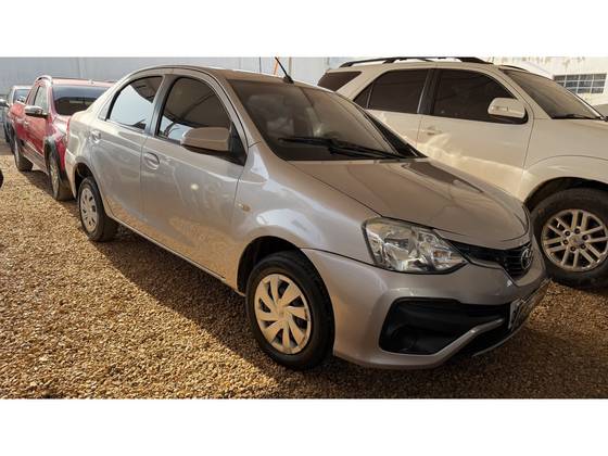 TOYOTA ETIOS 1.5 XLS 16V FLEX 4P AUTOMÁTICO TOYOTA ETIOS 1.5 XLS 16V FLEX 4P AUTOMÁTICO